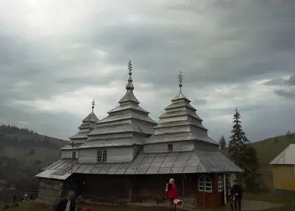 Церква святого Миколая (Верхній Студений) — Церква Св Миколи у селі Верхній Студений. Пасха, Верхній Студений