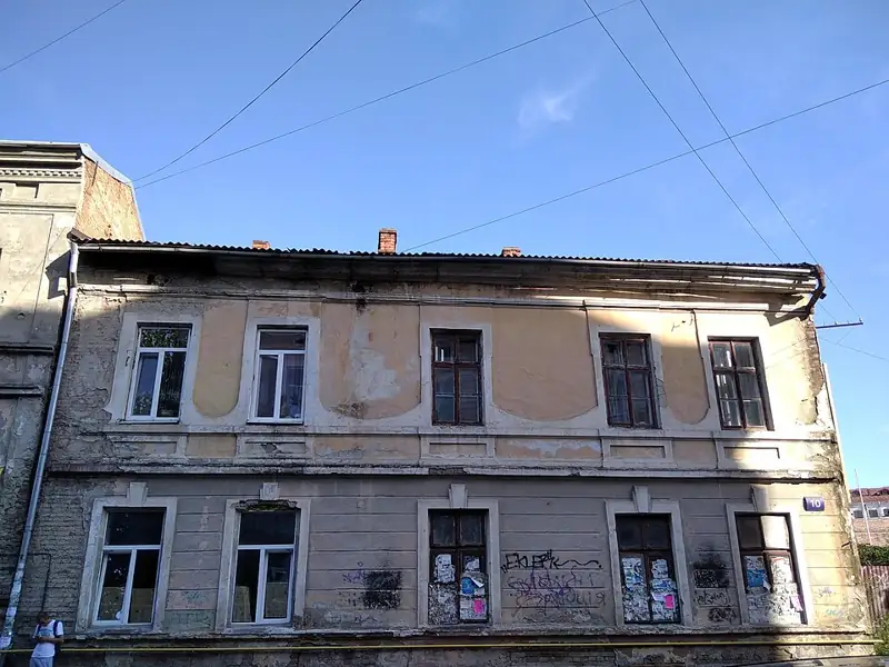 Житловий будинок — по вул. Новгородська, Івано-Франківськ
