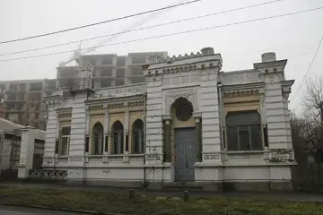 Особняк підрядника Бахмуцького — Житловий будинок в мавританському стилі Полтава, Полтава