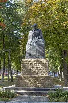 Пам'ятник Тарасові Шевченку — Лебедин Шевченко, Лебедин