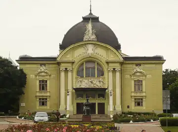 Чернівецький український музично-драматичний театр імені Ольги Кобилянської — загальний вигляд, Чернівці