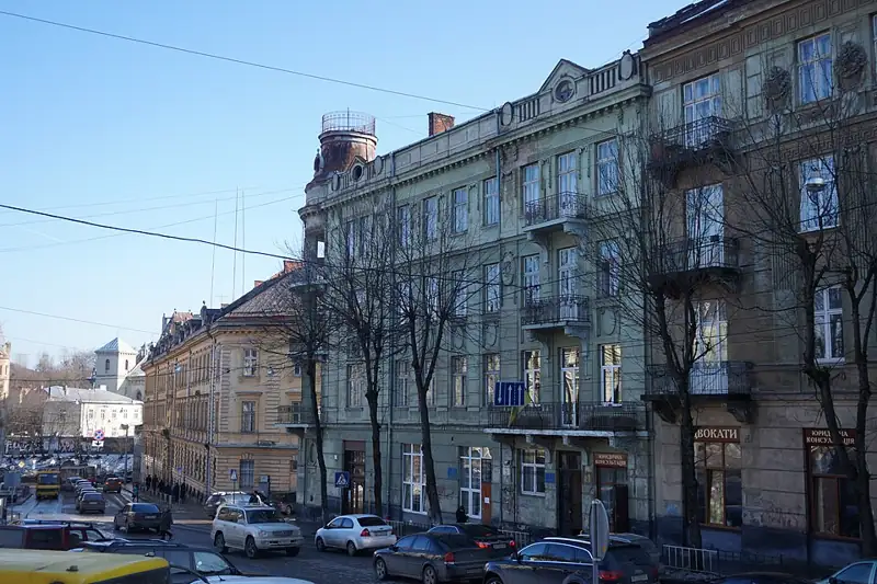 Адміністративний будинок — панорама околиць, Львів