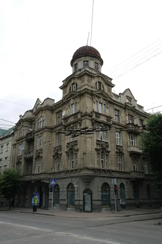 Житловий будинок — панорама околиць, Львів