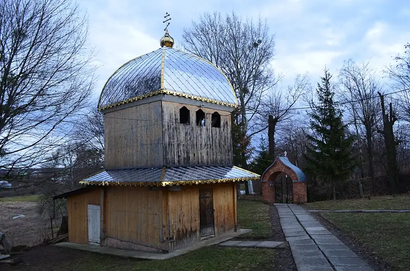 Дзвіниця церкви Різдва Богородиці — вид збоку, Віднів