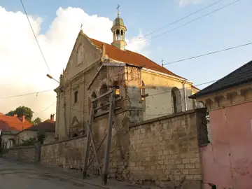 Оборонний мур з дзвіницею — Дзвіниця Вірменського костелу Бережани, Бережани