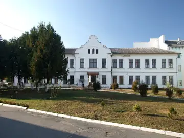 Повітова лікарня — загальний вигляд, Долина