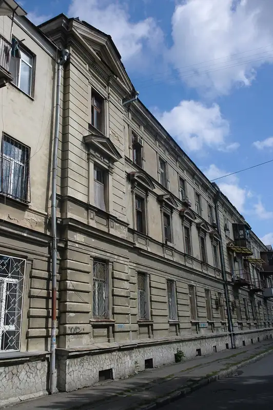 Житловий будинок №4, «Павловські дешеві квартири» — вид збоку, Одеса