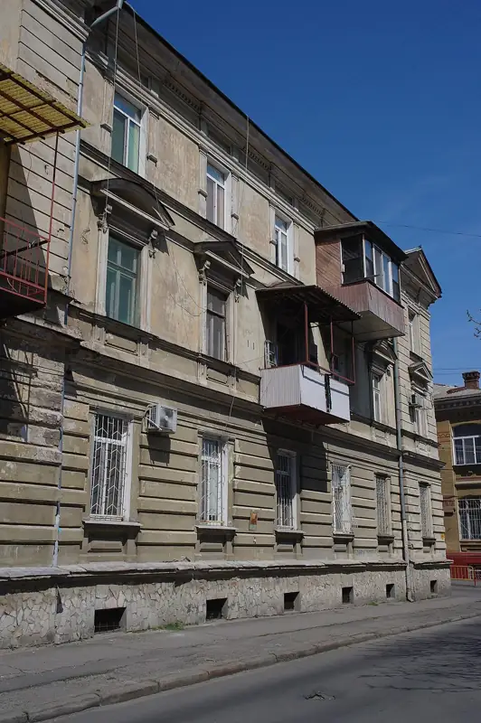 Житловий будинок №4, «Павловські дешеві квартири» — деталі фасаду, Одеса