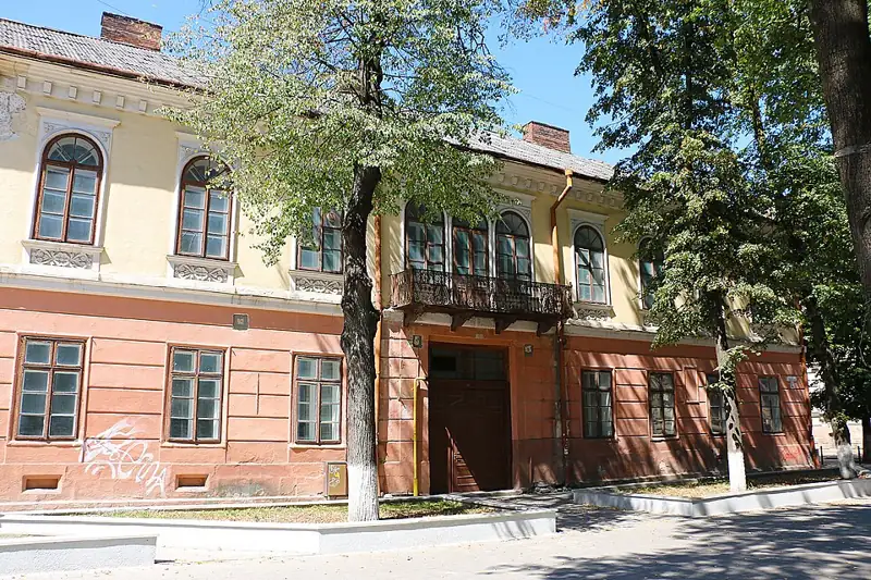 Чоловіча семирічна школа — мур. Івано Франківськ вул. Шевченка, Івано-Франківськ