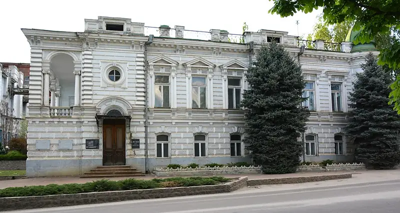 Колишній житловий будинок Ельворті — вид збоку, Кропивницький
