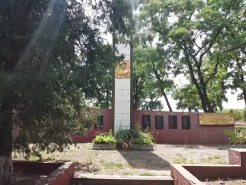 Пам'ятний знак воїнам-землякам — загальний вигляд, Павлиш
