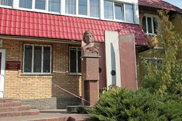 Пам'ятник К. І. Шульженко — загальний вигляд, Харків