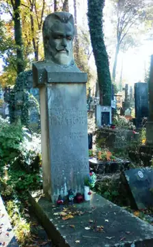 Могила В. М. Гнатюка, українського фольклориста, етнографа, публіциста, літературознавця, перекладача — загальний вигляд, Льв