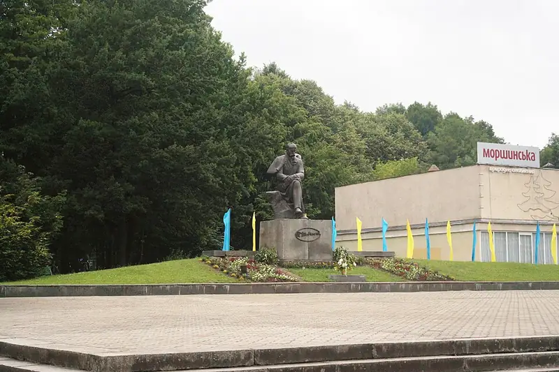Пам'ятник Т. Г. Шевченку, українському поету і художнику — загальний вигляд, Моршин