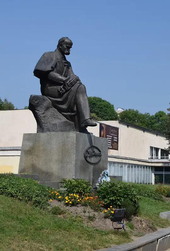Пам'ятник Т. Г. Шевченку, українському поету і художнику — панорама околиць, Моршин