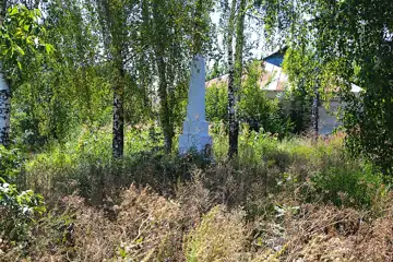 Братська могила 170 мирних жителів — Вороновиця Братська могила мирних жителів біля залізниці, Вороновиця