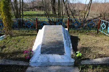 Братська могила 7 радянських воїнів, загиблих при звільненні села — Лани Братська могила Радянських воїнів загиблих при звіль