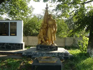 Пам'ятник 160 воїнам-односельчанам, загиблим на фронтах Великої Вітчизняної війни — Пам’ятник воїнам воїнам односельчанам с. 