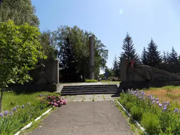 Пам'ятник 324 воїнам-односельчанам, загиблим на фронтах Великої Вітчизняної війни — Пам'ятник воїнам односельчанам загиблим н