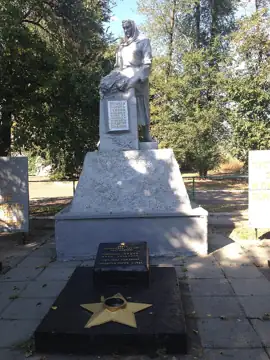 Пам'ятник односельцям — загальний вигляд, Іванівка