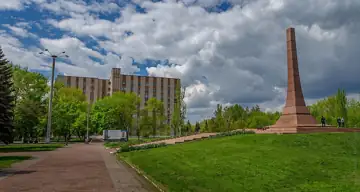 Пам'ятник воїнам-землякам — загальний вигляд, Горлівка