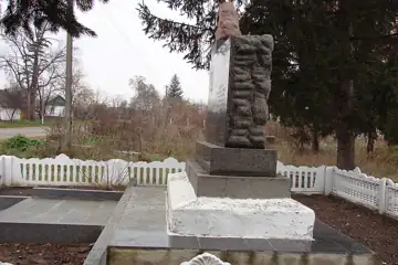 Пам'ятник воїнам-односельчанам — Пам'ятник воїнам односельчанам. смт. Головине, Головине