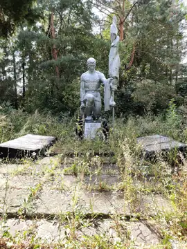 Пам'ятник 65 воїнам-односельчанам, загиблим на фронтах Великої Вітчизняної війни — загальний вигляд, Біличин