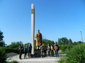 Пам'ятник воїнам-односельцям — Братська могила радянських воїнів у с. Троїцьке колишне Карла Маркса, Троїцьке