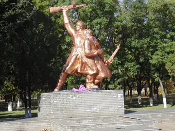 Братська могила радянських воїнів. Поховано 67 осіб — Братська могила радянським воїнам м. Пологи Жовтень, Пологи
