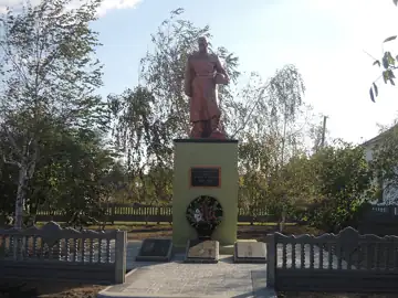Пам'ятник воїнам-односельцям — Героям павшим в боях за Родину, Дмитрівка