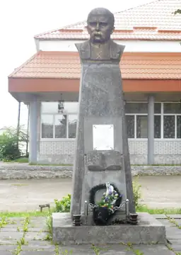 Пам'ятник Т. Шевченкові — Боднарів Погруддя Шевченка, Боднарів