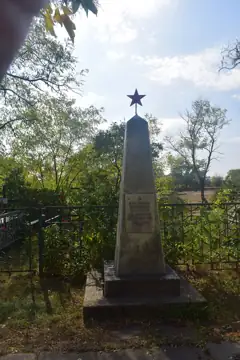 Братська могила партизан, що загинули у 1943 році — загальний вигляд, Жукин