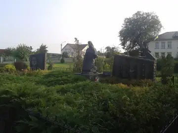 Пам'ятник воїнам-односельцям — загальний вигляд, Лютіж