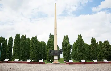 Пам'ятник воїнам-односельцям, які загинули в роки Великої Вітчизняної війни — загальний вигляд, Денихівка