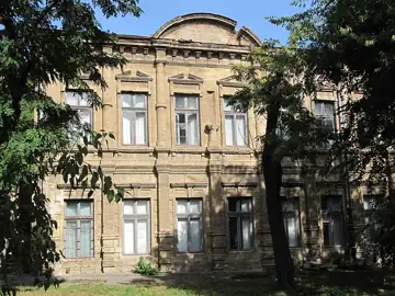 Прибутковий будинок кін. XIX ст., в якому в 1913 році розмістився учительський інститут — Старий корпус Миколаївського педаго