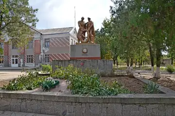 Братська могила радянських воїнів (41 особа) і підпільника комсомольця І. Д. Мальченка — Братська могила радянських воїнів чо
