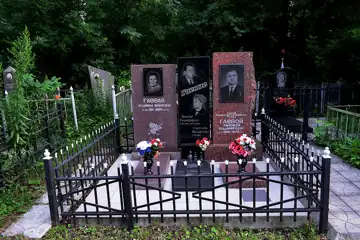 Могила Героя Соціалістичної Праці Тимофія Володимировича Гайового, колишнього начальника Полтавського тепловозоремонтного зав