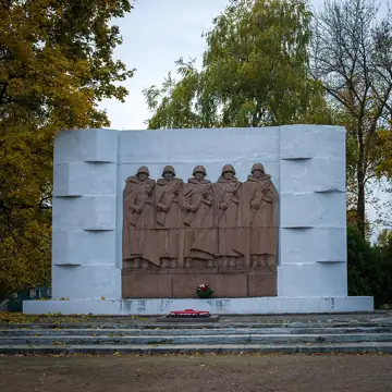 Пам'ятний знак полеглим землякам — загальний вигляд, Карлівка