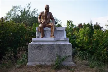 Пам'ятник І. В. Мічуріну — загальний вигляд, Мачухи