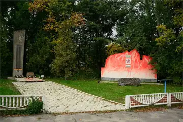 Пам'ятний знак полеглим воїнам-односельчанам — Пам’ятний знак полеглим воїнам землякам, Сем'янівка