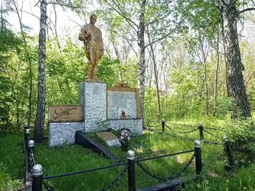 Пам'ятний знак полеглим воїнам-односельчанам — Пам'ятний знак полеглим воїнам землякам Бондарі, Бондарі
