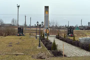 Пам'ятник землякам — загальний вигляд, Заболоття