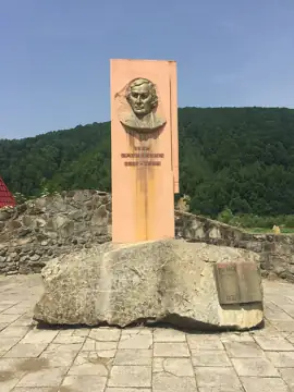 Пам'ятник громадсько-культурному діячеві, поетові, членові «Руської трійці» Іванові Вагилевичу (1811—1866) — загальний вигляд