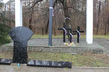 Братська могила і місце вшанування пам'яті жертв голодомору 1932—1933 років — загальний вигляд, Піски