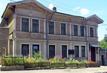 Будинок прибутковий, в якому проживали I. B. Моргілевський — історик, архітектор; В. О. Романовський — історик, археограф — з