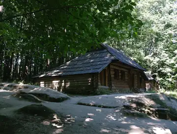 Хлів з с. Замагора (присілок Гора) Верховинського р-ну Івано-Франківської обл. — загальний вигляд, Львів