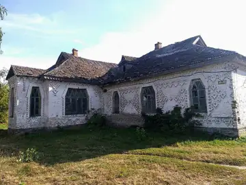 Школа земська двокомплектна — Піски вул. Центральна . "Вишиванка" на стіні, Піски