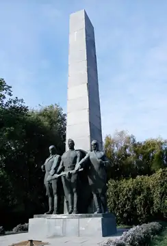 Меморіальний комплекс на честь червоноарміців та радянських воїнів «Клятва». Поховано 309 осіб — Пам'ятник воїнам Михайлівка 