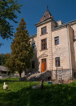 Монастирські приміщення — загальний вигляд, Лаврів
