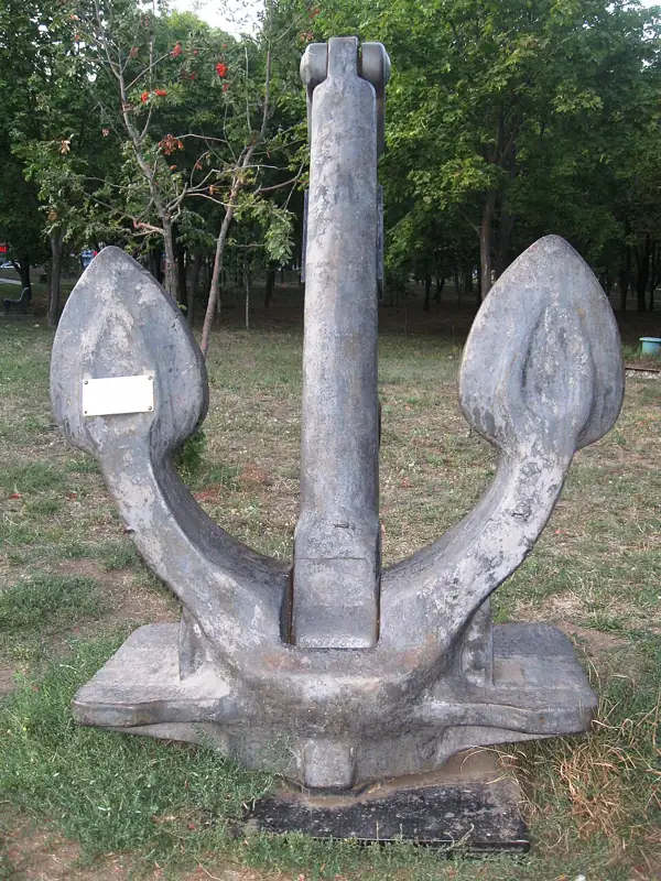 Пам'ятний знак «Якір» (до 130-річчя ТОВ «Завод СРЗ») — Пам'ятний знак «Якір» до річчя ТОВ «Завод СРЗ» Маріуполь Приморський п